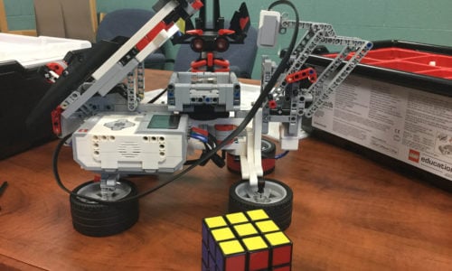 robot with rubik's cube