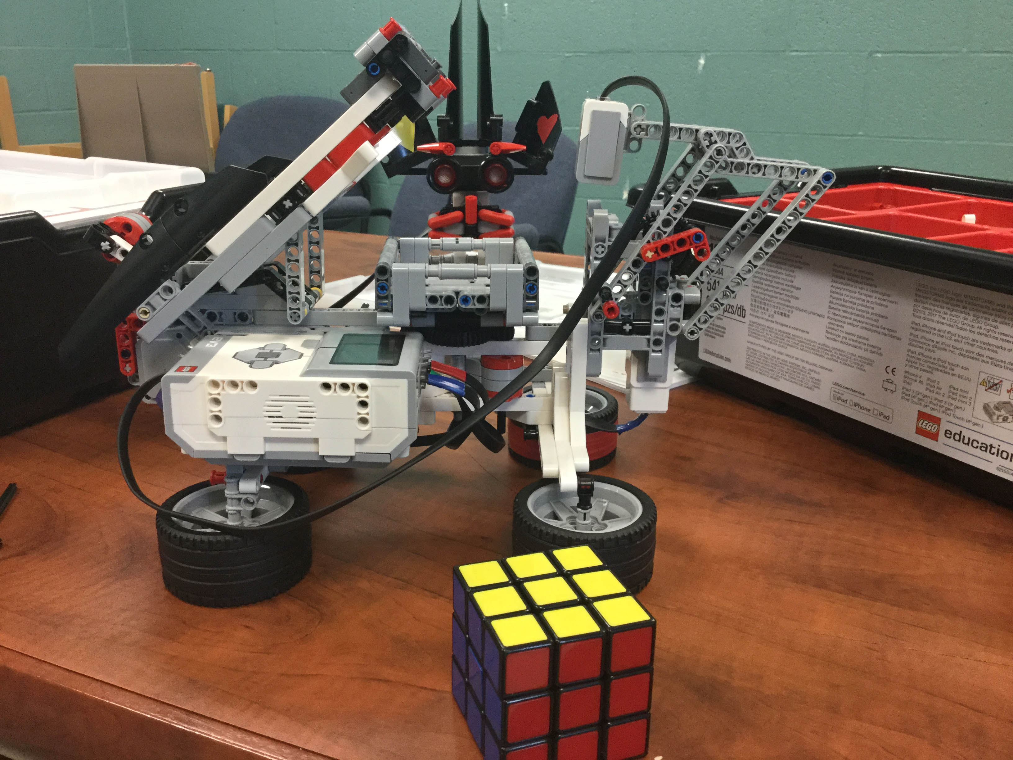 St. Mary CSS robotics club pits machine against teen in Rubik's Cube  challenge - PVNCCDSB