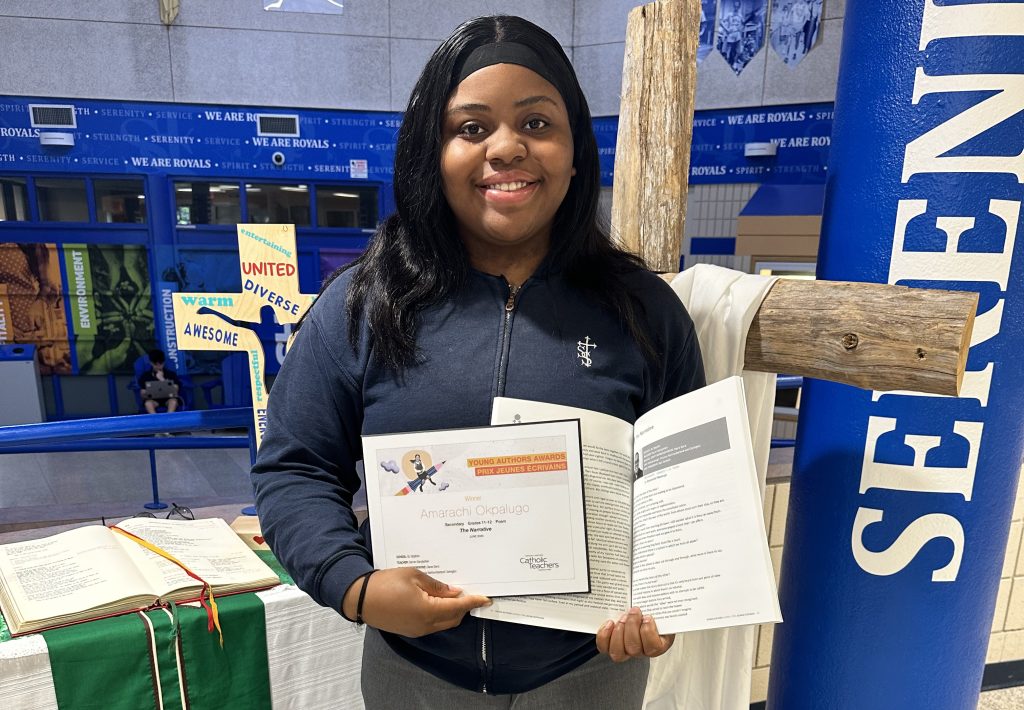 Amarachi Okpalugo with her award